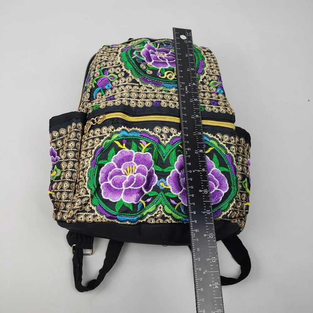 Embroidered floral Mexican Backpack NEW/ mochila Mexicana bordada a mano nueva‎